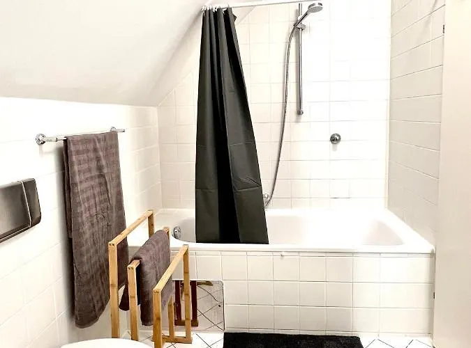 Urbanstays Landstrasse - Center - Near Casino